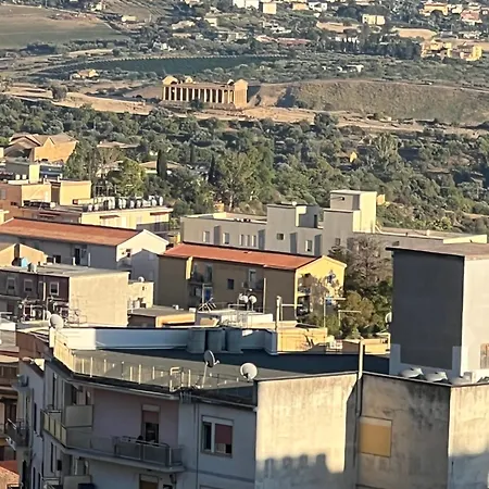 Πανσιόν Athena Luxury Temples